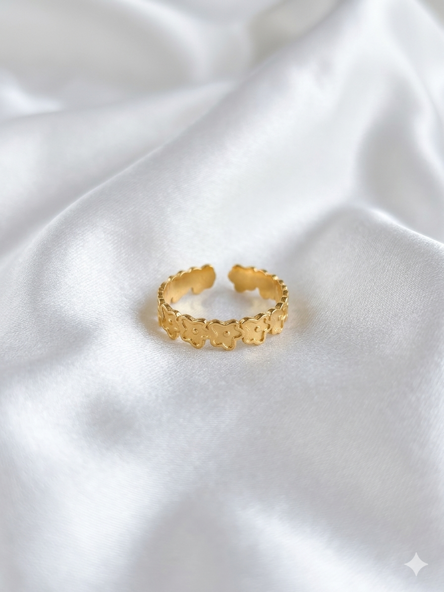 Minimal Flower Ring
