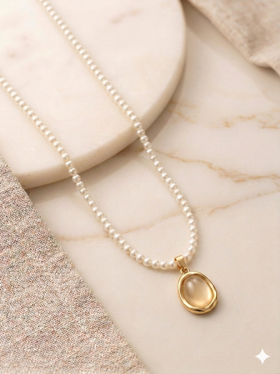 Luna Pearl Neckset