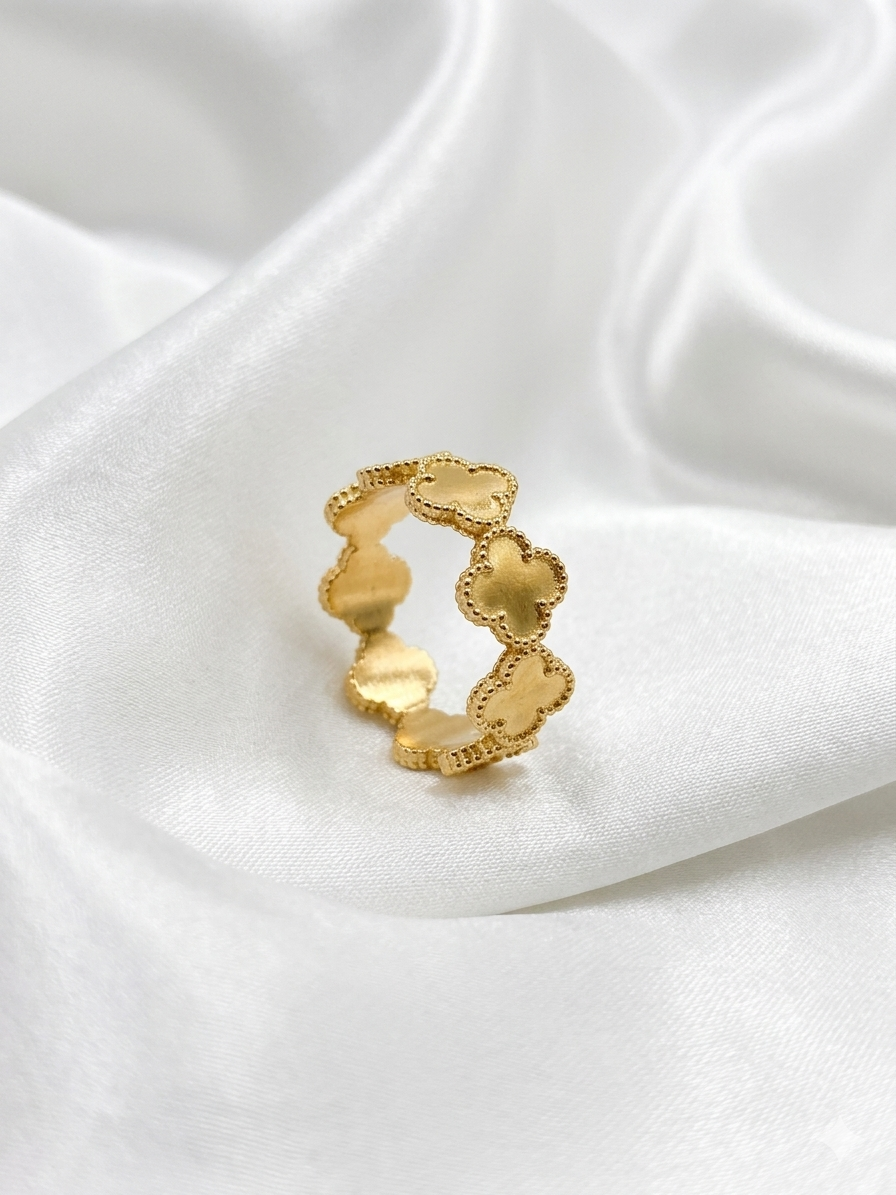 Clover Ring