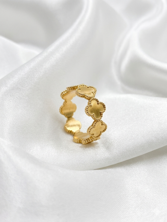 Clover Ring