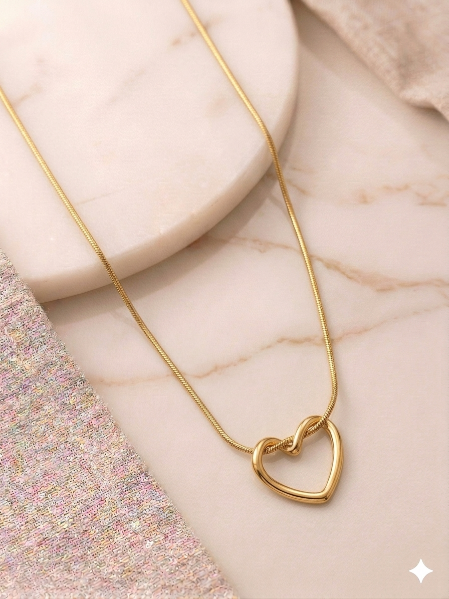 Statement Heart Loop Neckset