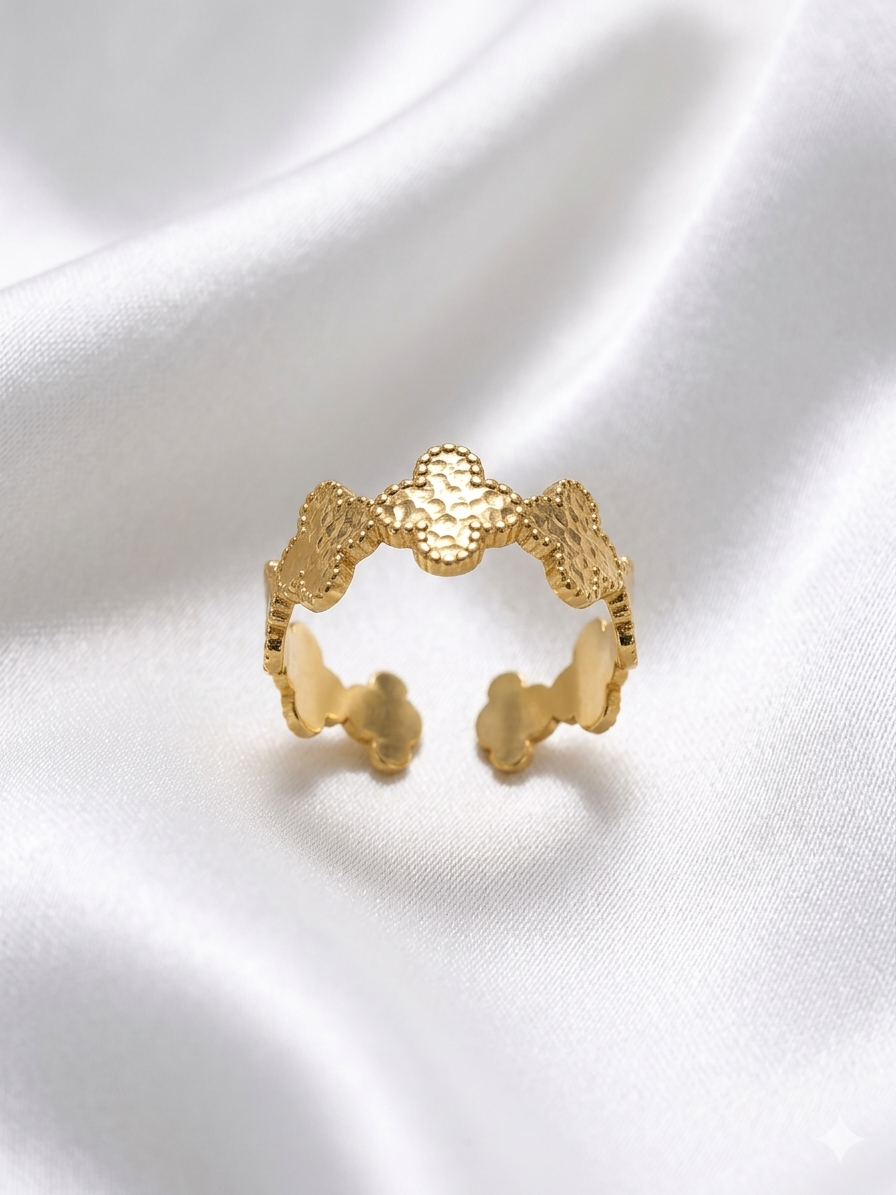 Mini Clover Ring