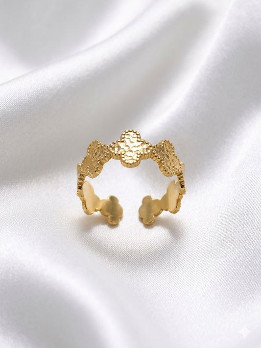 Mini Clover Ring