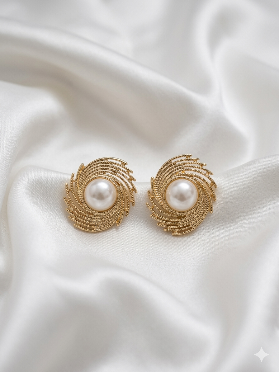 Beachy Pearl Stud
