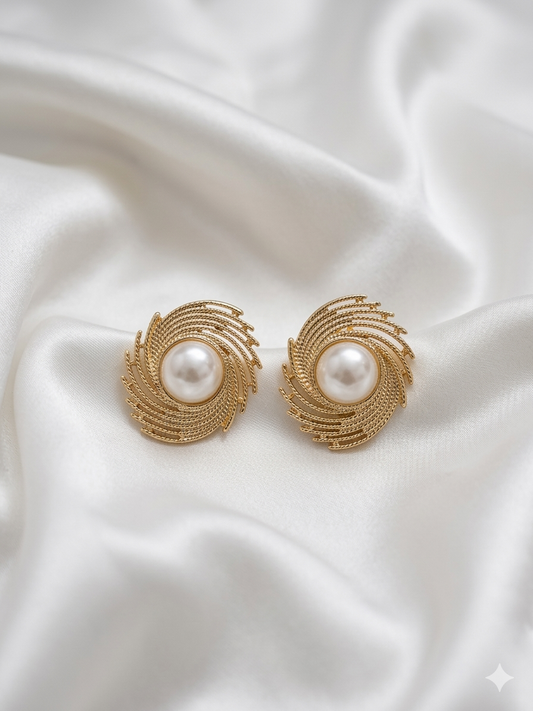 Beachy Pearl Stud