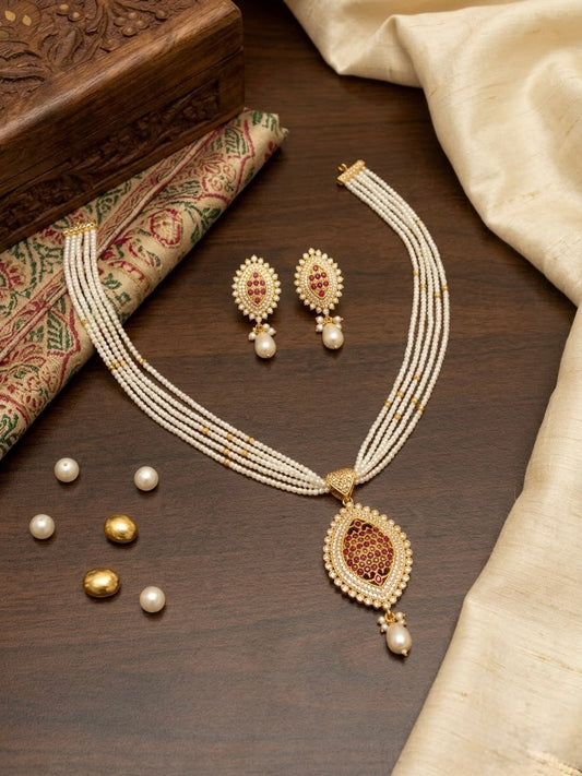 Gulnaar Pearl Set